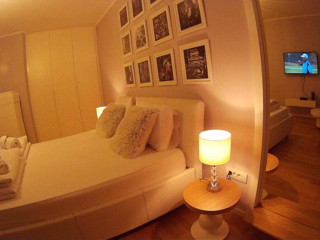 Balkan-Inn Parlament Lux Apartment Belgrado Esterno foto