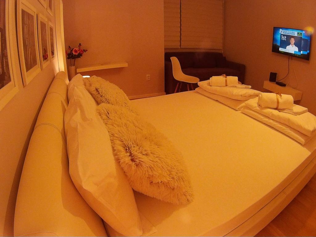 Balkan-Inn Parlament Lux Apartment Belgrado Esterno foto