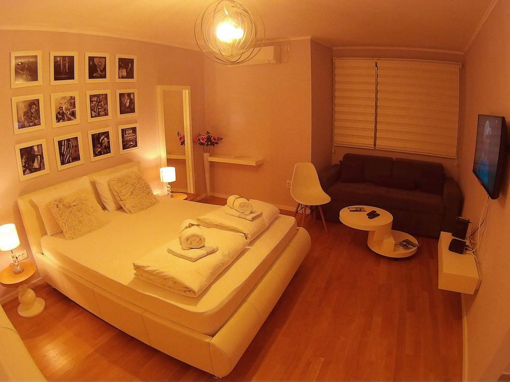 Balkan-Inn Parlament Lux Apartment Belgrado Esterno foto