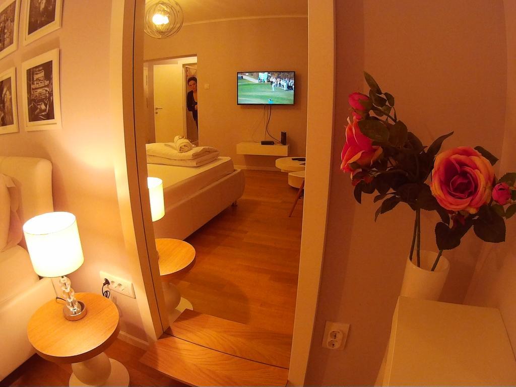 Balkan-Inn Parlament Lux Apartment Belgrado Esterno foto
